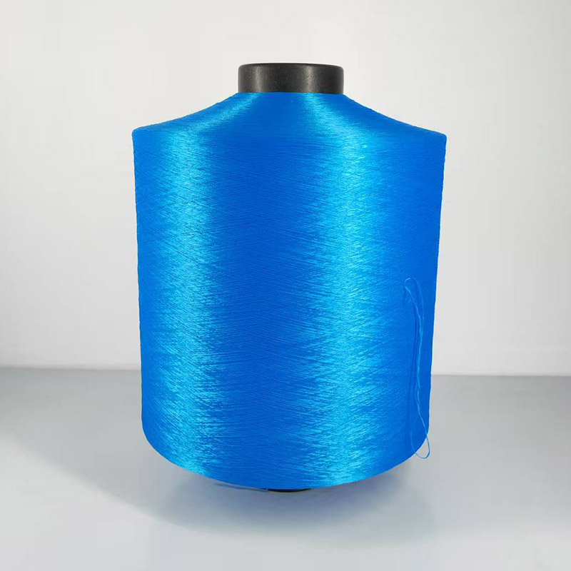 Modrá polyester priadza